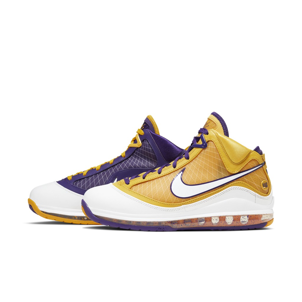 nike-lebron-7 CW2300-500