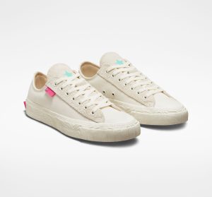 converse-sneaker A02835C