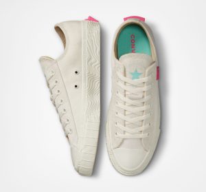 converse-sneaker A02835C