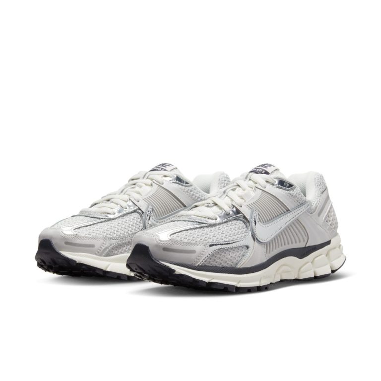 Nike Zoom Vomero 5 “Photon Dust”: het grijspalet dat alles kan