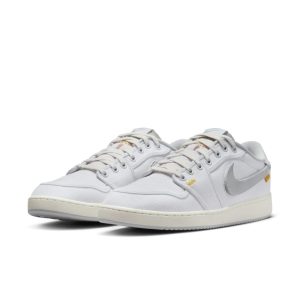 AJKO 1 Low x UNION White/Sail/University Gold/Neutral Grey (DO8912-101)