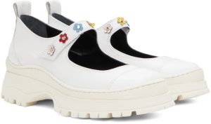 nicole-saldana-sneaker Nadia