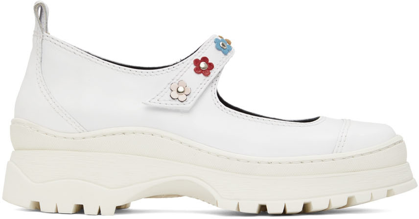 nicole-saldana-sneaker Nadia