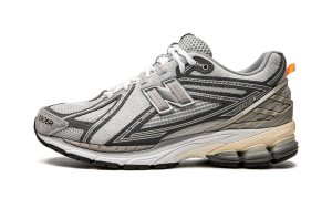 New Balance 1906R “INVINCIBLE x N.HOOLYWOOD Grey Swan” (M1906RNI)