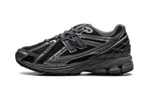 New Balance 1906R “Phantom Dark Grey Metallic Silver” (M1906RES)