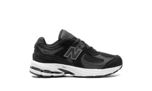 new-balance-sneaker PC2002BK
