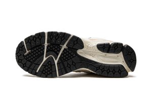 new-balance-2002r M2002RCC