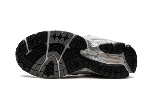 new-balance-2002r ML2002R0