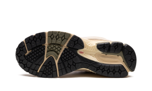 new-balance-2002r M2002RWL