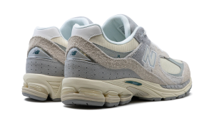new-balance-2002r M2002REK