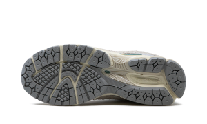 new-balance-2002r M2002REK