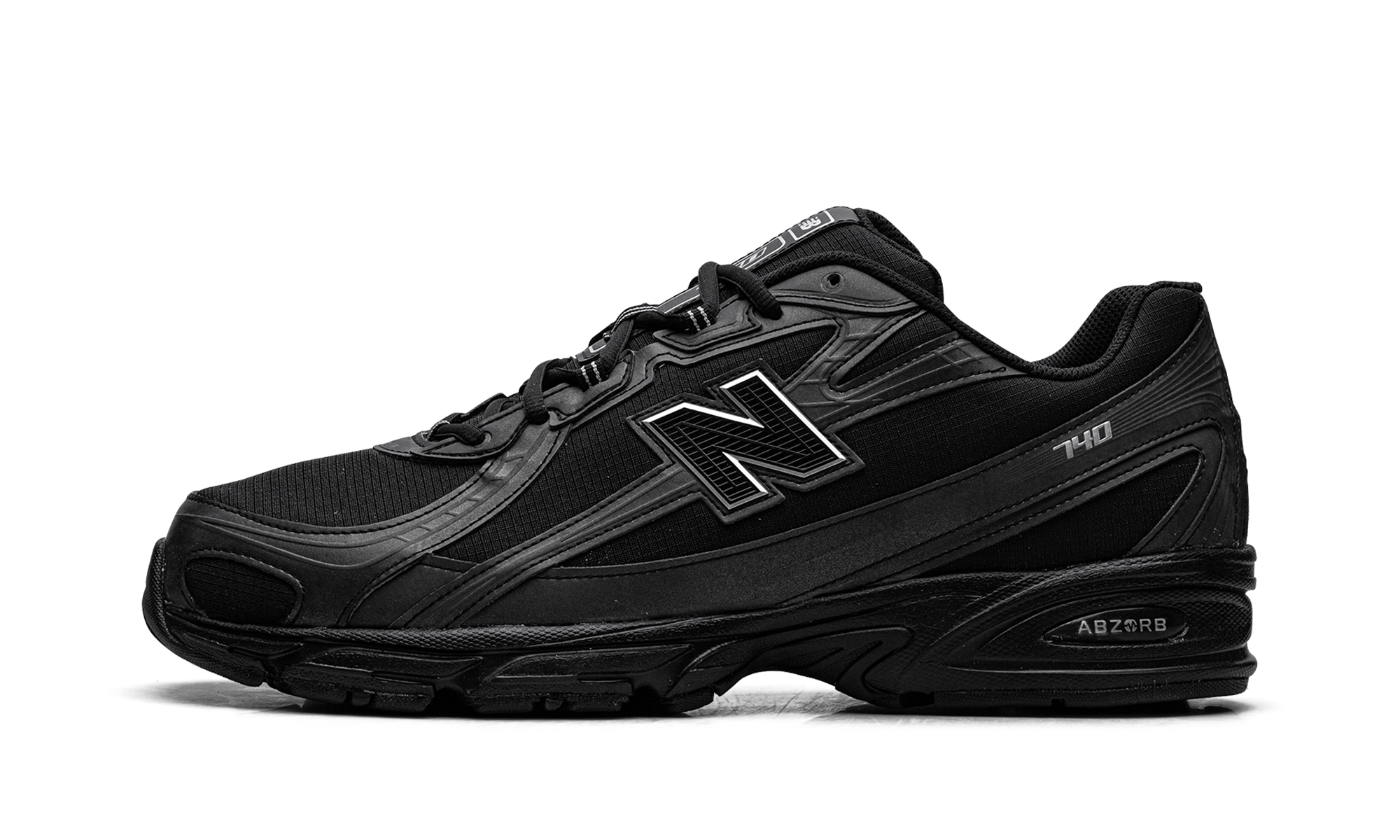 New Balance 740 “Black with Silver Metallic”: zwart met scherpte