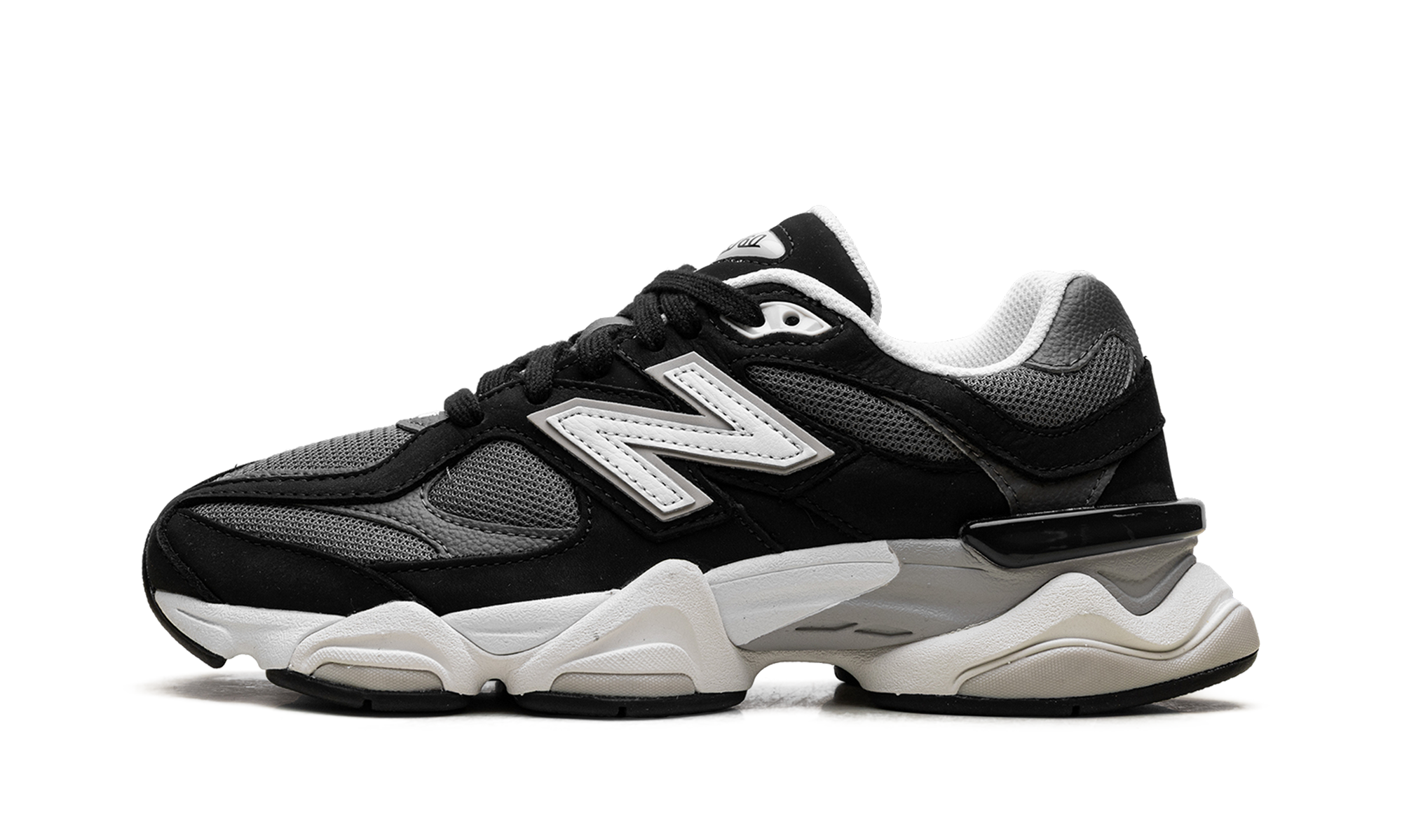 New Balance 9060 “Black”: nu de hype afkoelt, wordt het leuk