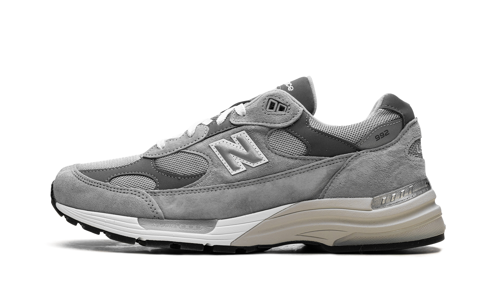 New Balance 992 “Grey Silver Metallic”: Made in USA-reus met glans