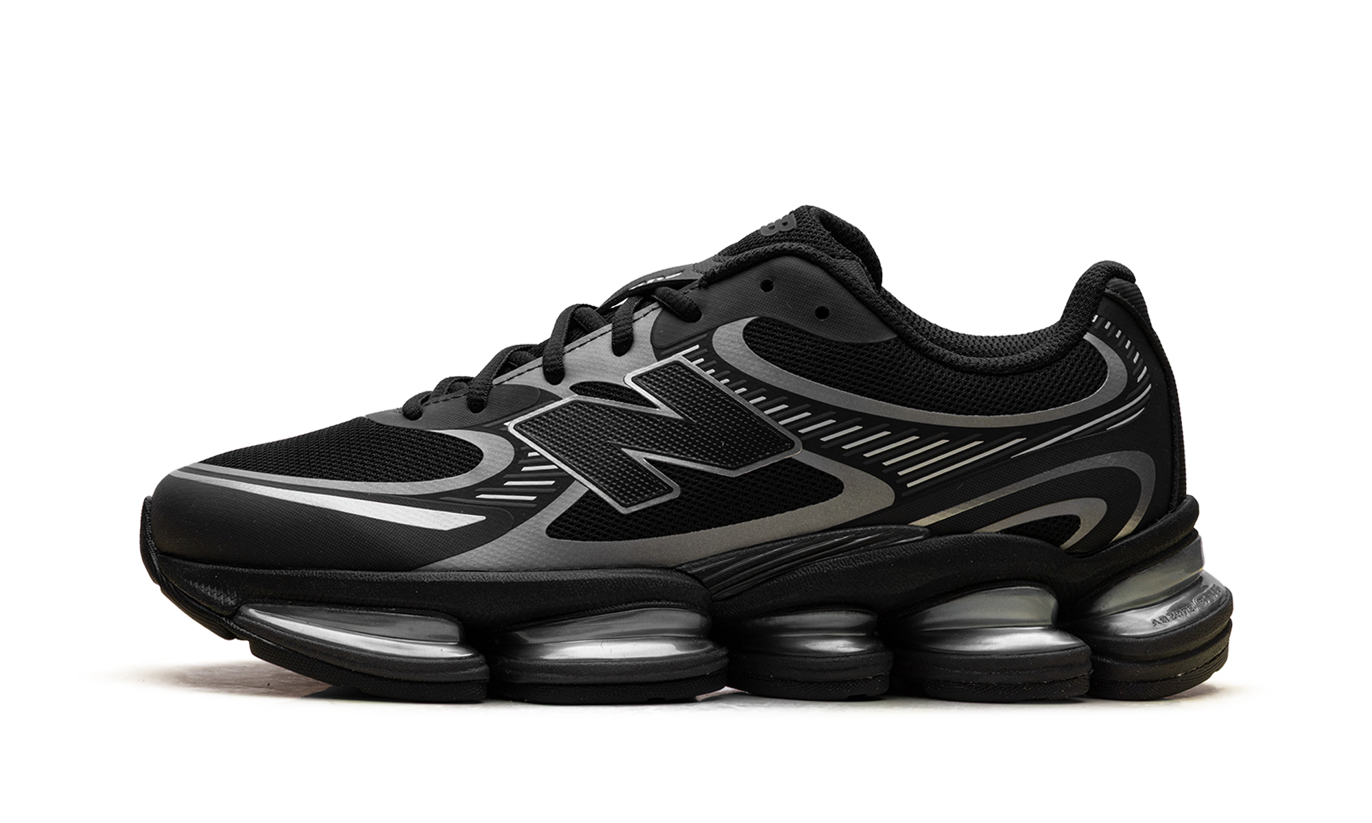 New Balance Abzorb 2000 “Black-Silver”: Y2K-techniek in draagbaar zwart