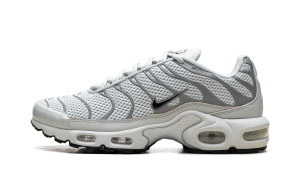 Nike Air Max Plus “Light Silver” (FV8480-002)