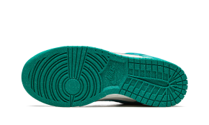 nike-sneaker DO9457-101