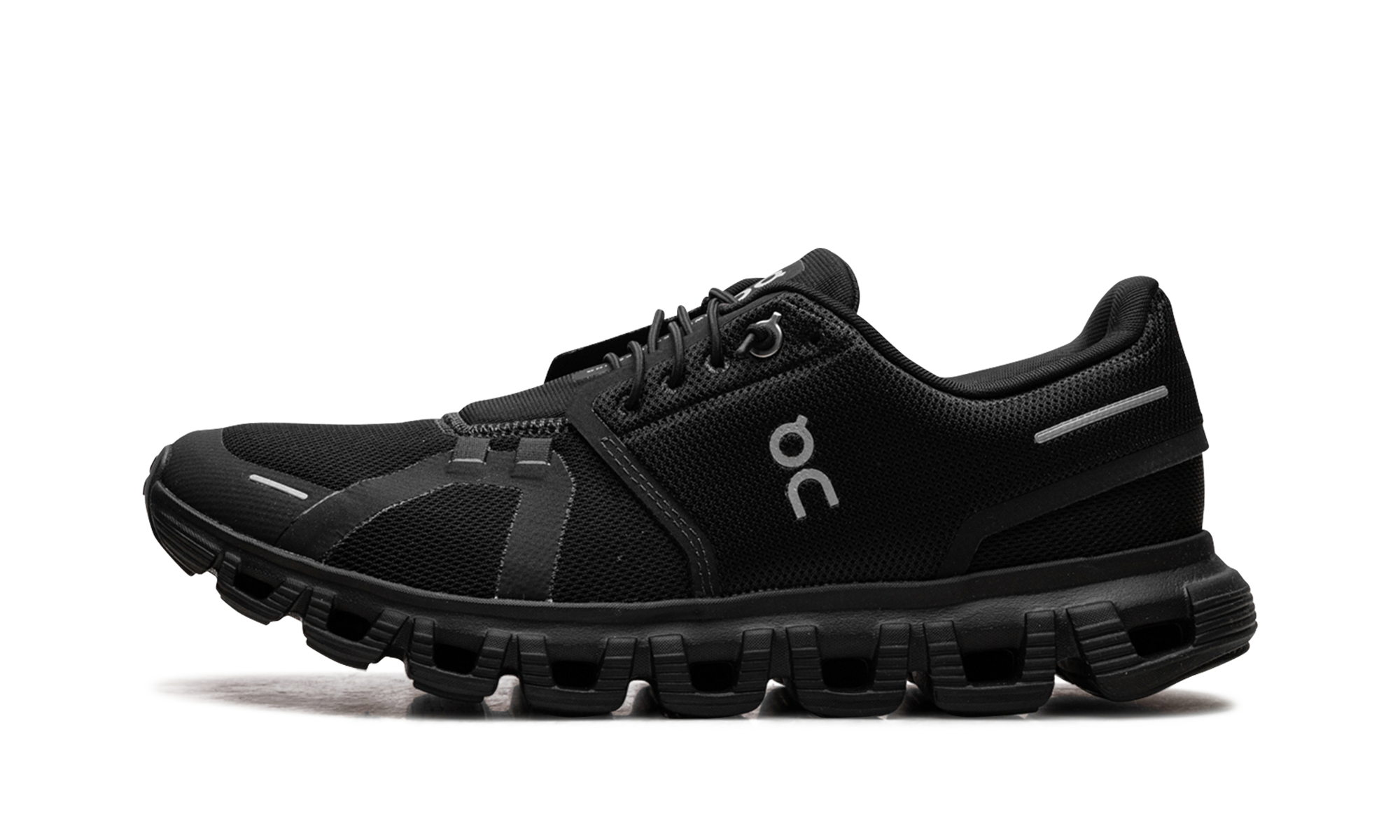 On Cloud 6 Womens “Black”: stealth-zwart voor elke dag