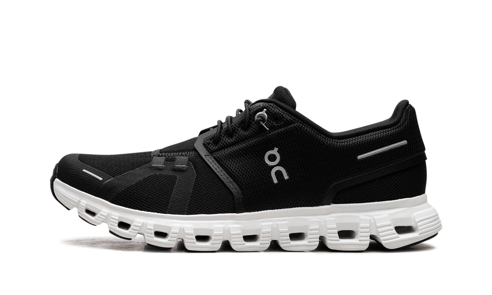 On Cloud 6 “Black White”: moeiteloze basis voor elke outfit
