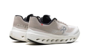 on-cloudsurfer 3WE30053213
