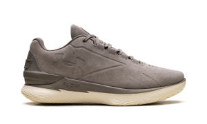 under-armour-curry-1 3027603-200