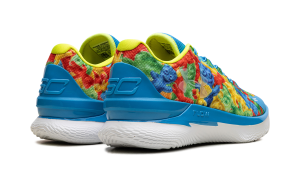under-armour-curry-1 3025633-300