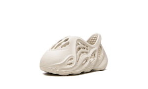 yeezy-sneaker GW7231
