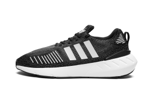 adidas Swift Run 22 “Core Black / Cloud White / Grey Five” (GV7971)
