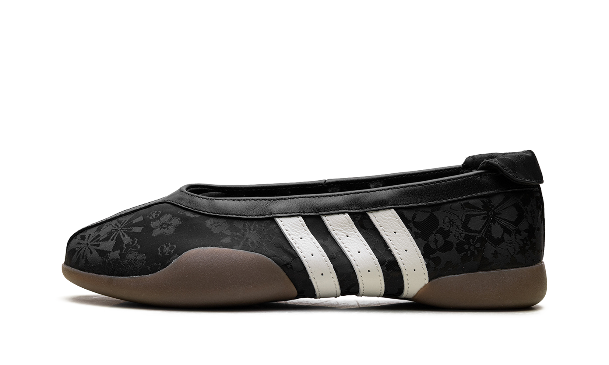 adidas Taekwondo Mei “Core Black”: plat profiel, veel karakter