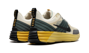 nike-lunar-roam DV2440-700