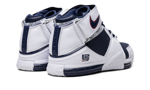nike-lebron DR0826-100