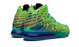nike-lebron-17 CV8075-300