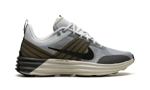 nike-lunar-roam DV2440-001