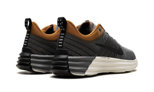 nike-lunar-roam FZ8116-200