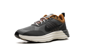 nike-lunar-roam FZ8116-200