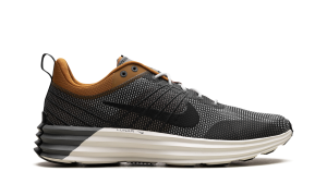 nike-lunar-roam FZ8116-200