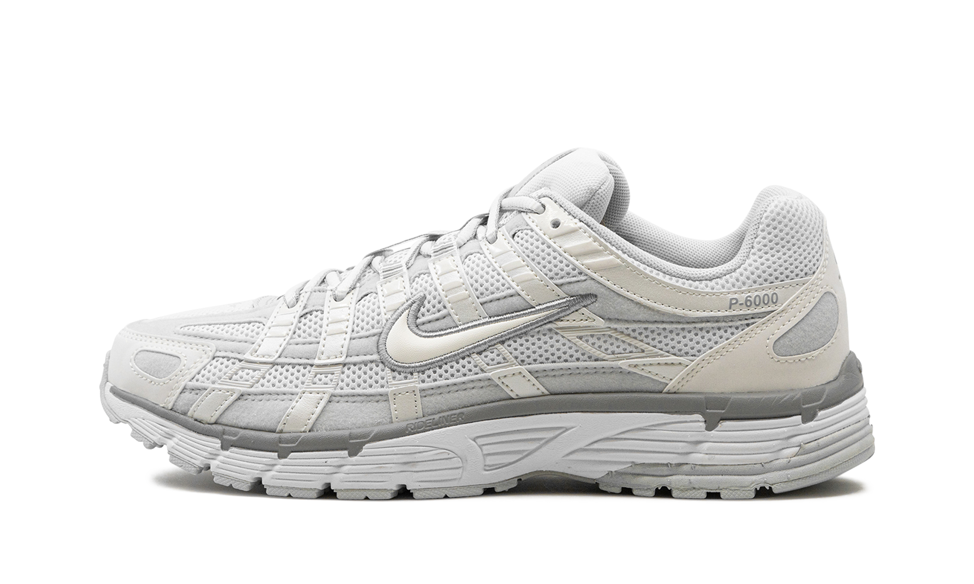 Nike P-6000 “Summit White Pure Platinum”: licht lijnenspel voor haar