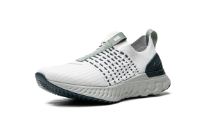 nike-free DO6698-001