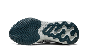 nike-free DO6698-001