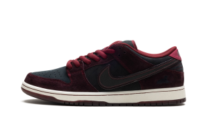 Nike SB Dunk Low “Riot Skateshop” (FZ1289-200)