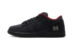 Nike SB Dunk Low “Supreme – Black” (HQ8487-001)