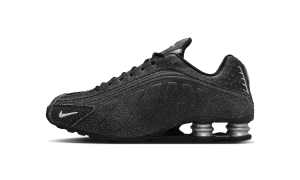 Nike Shox R4 “Distressed Leather – Black” (IO4544-002)
