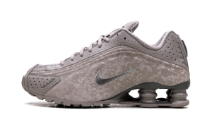 Nike Shox R4 “Flat Pewter Floral” (HV0934-001)
