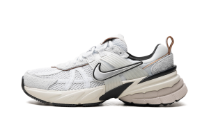 Nike V2K Run “Pure Platinum / Chrome” (FN6703-002)