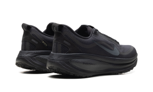 nike-vomero-18 HQ7001-001