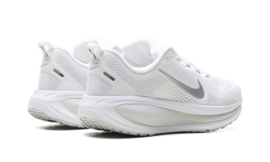 nike-vomero-18 HM6804-104