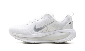 Nike Vomero 18 “White Photon Dust Summit White Metallic Silver” (HM6804-104)