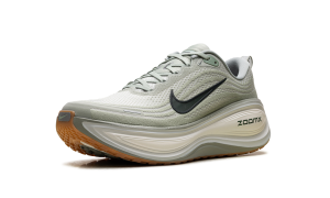 nike-vomero-plus HV8150-301