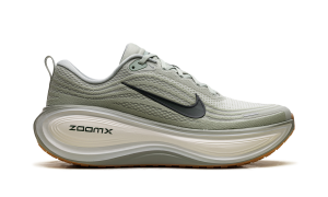 nike-vomero-plus HV8150-301