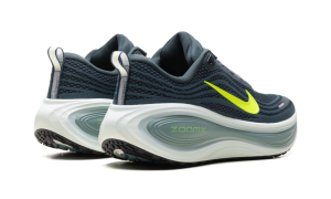 nike-vomero-plus HV8150-300